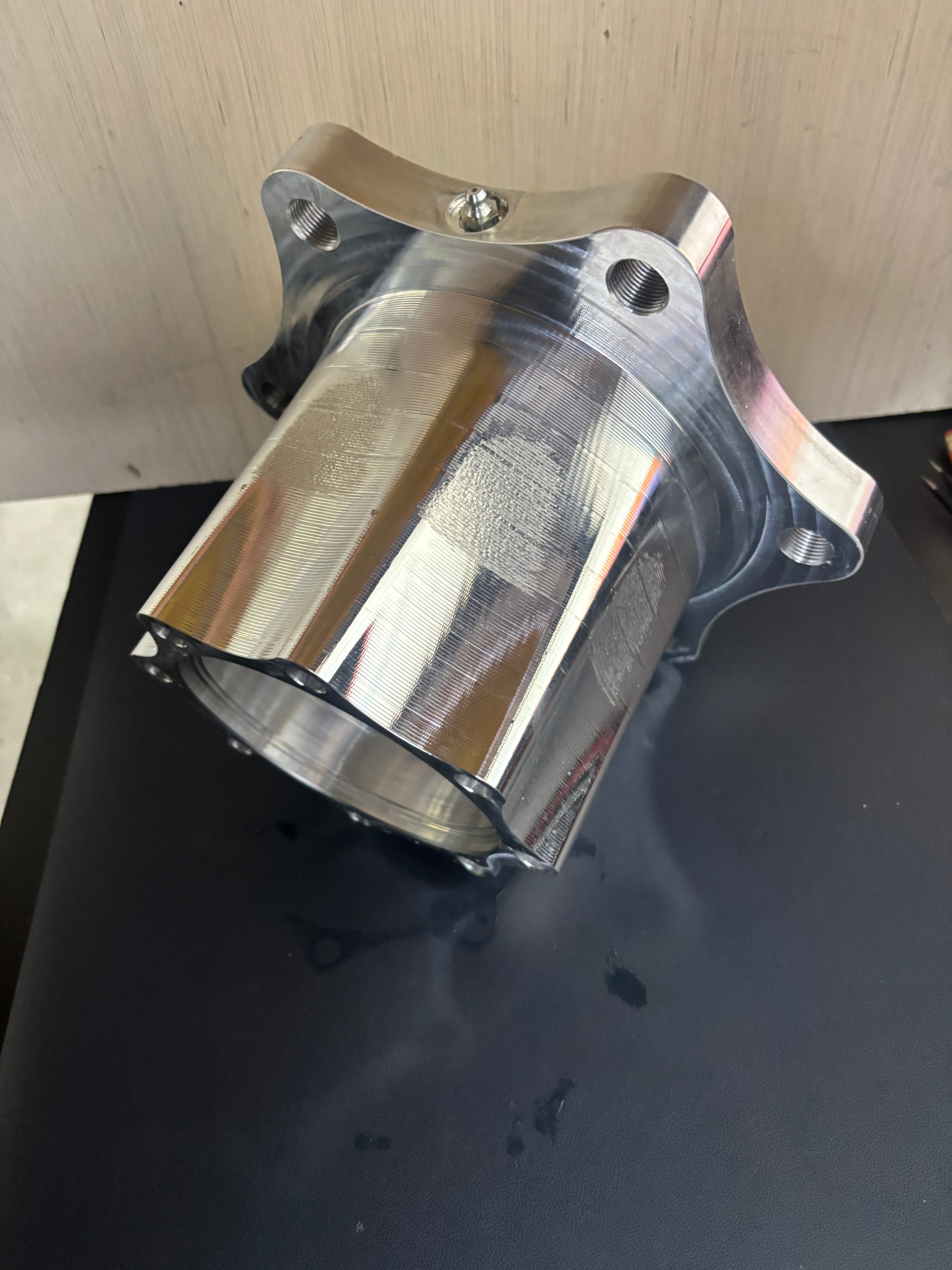 2.5 ton Billet aluminum axel hub
